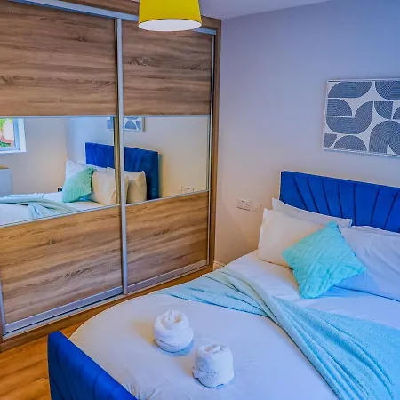 Holiday home Deja Blue Luxury By Altoluxoexperience Short Lets & Serviced With Free Wifi & Parking