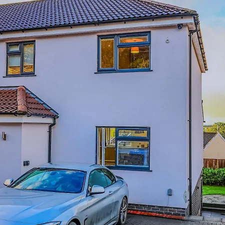 Holiday home Deja Blue Luxury By Altoluxoexperience Short Lets & Serviced With Free Wifi & Parking *