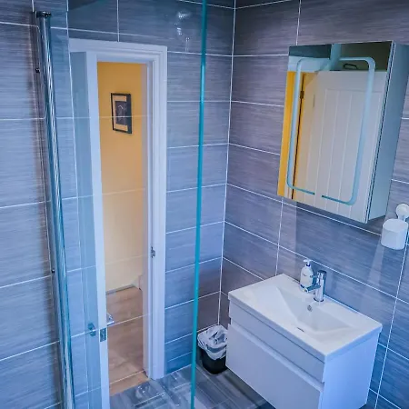 Deja Blue Luxury By Altoluxoexperience Short Lets & Serviced With Free Wifi & Parking Holiday home