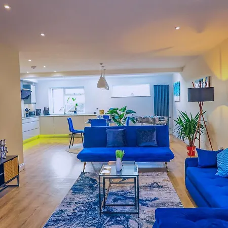 Deja Blue Luxury By Altoluxoexperience Short Lets & Serviced With Free Wifi & Parking Holiday home *