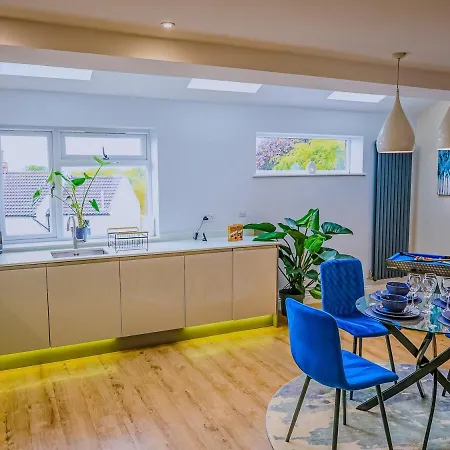 Deja Blue Luxury By Altoluxoexperience Short Lets & Serviced With Free Wifi & Parking *