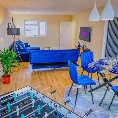 Holiday home Deja Blue Luxury By Altoluxoexperience Short Lets & Serviced With Free Wifi & Parking