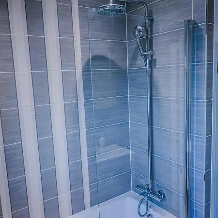 Holiday home Deja Blue Luxury By Altoluxoexperience Short Lets & Serviced With Free Wifi & Parking