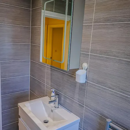 Deja Blue Luxury By Altoluxoexperience Short Lets & Serviced With Free Wifi & Parking