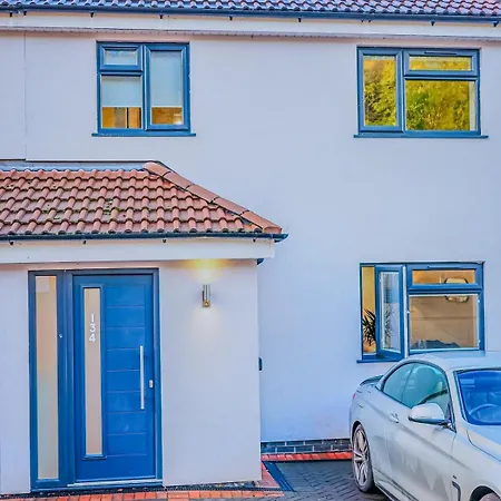 Deja Blue Luxury By Altoluxoexperience Short Lets & Serviced With Free Wifi & Parking Holiday home Bristol