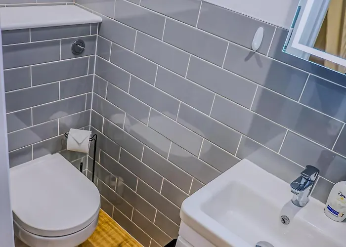 Deja Blue Luxury 3br By Altoluxoexperience Short Lets & Serviced With Free Wifi & Parking Bristol