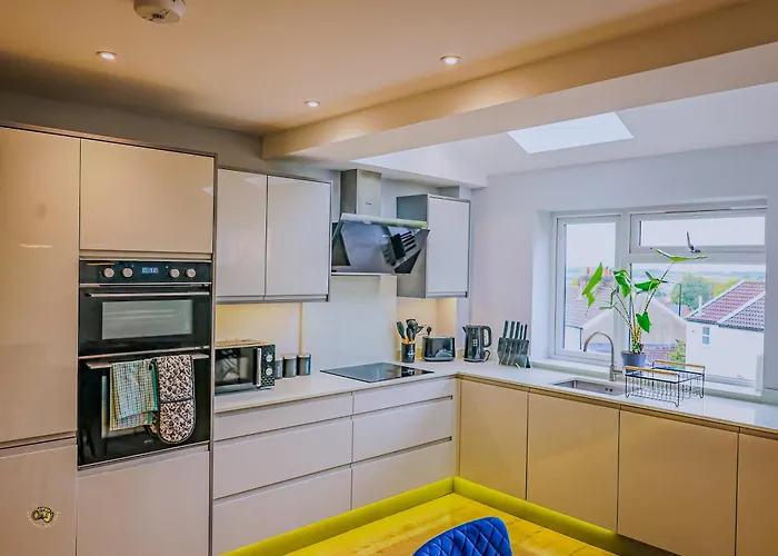 Dom wakacyjny Deja Blue Luxury 3br By Altoluxoexperience Short Lets & Serviced With Free Wifi & Parking